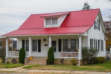 1877 Chestnut Ave, Buena Vista, VA 24416 - photo 2