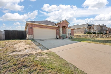 204 Rock Meadow Dr, Crowley, TX 76036 - photo 2