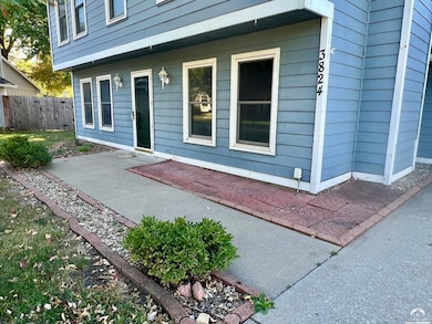 3824 Stockade Ct, Lawrence, KS 66049 - photo 2