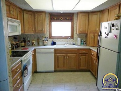 3602 SW Mission Ave, Topeka, KS 66614 - photo 6