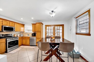 239 Brinsmade Ave, Bronx, NY 10465 - photo 6