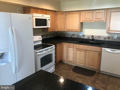 2882 Madeira Ct unit 175, Woodbridge, VA 22192 - photo 2