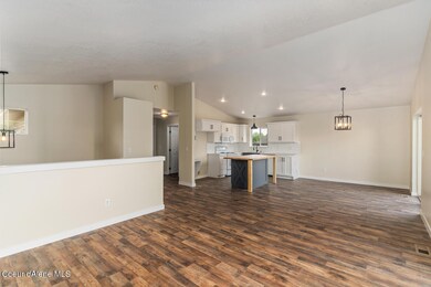 2654 N Sparrow Loop 02
