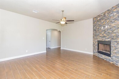 537 S Hitt St, Boyd, TX 76023 - photo 4