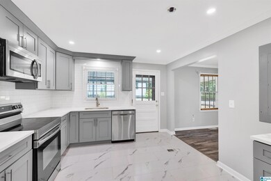 429 25th Ave NE, Center Point, AL 35215 - photo 4