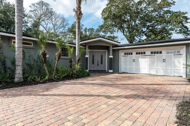Courtyard Entry Garage