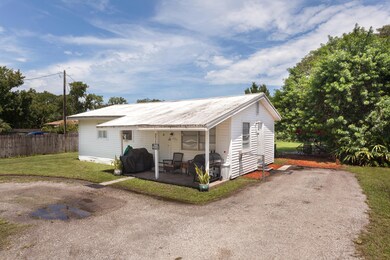318 Palm Ave-11