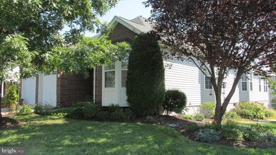 3752 Russett Maple Ct, Dumfries, VA 22025 - photo 2