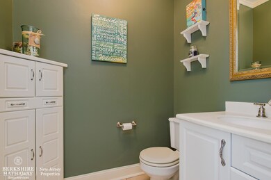 16_520HartshorneCourt_TownePoin_7_HalfBa