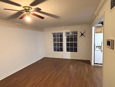 200 Butte Ln, Carpentersville, IL 60110 - photo 2