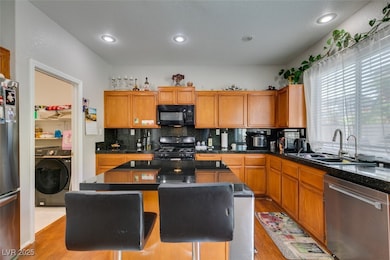 Granite & Stainless Steel Appliances