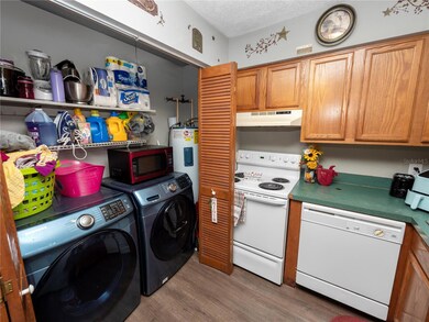 2021 Lake Buckeye Rd, Winter Haven, FL 33881 - photo 6