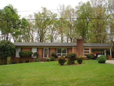 623 Crystal Wood Rd, Asheboro, NC 27205 - photo 2