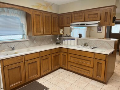 1802 Hawthorn Dr, Richmond, TX 77469 - photo 4