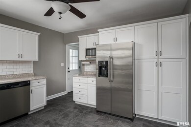 724 27th Ave, Moline, IL 61265 - photo 7