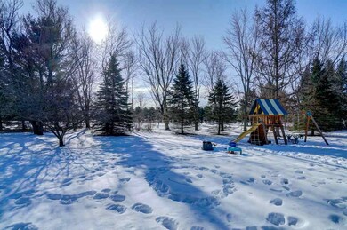 431 Bramble Ln, Brooklyn, WI 53521 - photo 7