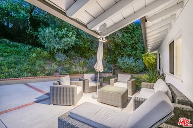 16849 Adlon Rd, Encino, CA 91436 - photo 4