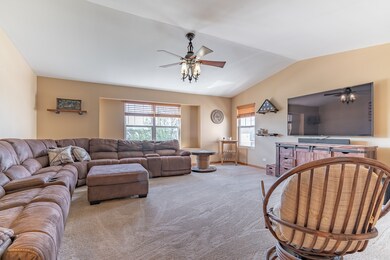 6753 Slate Dr unit 933, Carpentersville, IL 60110 - photo 4