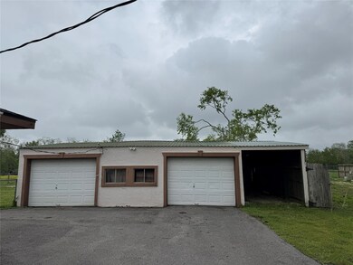 4523 Mustang Rd, Alvin, TX 77511 - photo 3