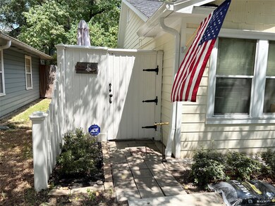 1914 Woodcrest Dr, Houston, TX 77018 - photo 2