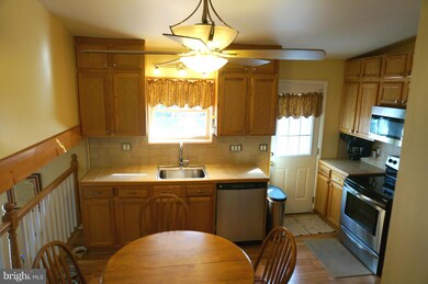 12019 Fairway Ct, Glenn Dale, MD 20769 - photo 5