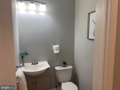 4210 Dix St NE, Washington, DC 20019 - photo 6