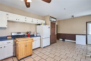 558 Clay Rd, Jefferson, OH 44047 - photo 3