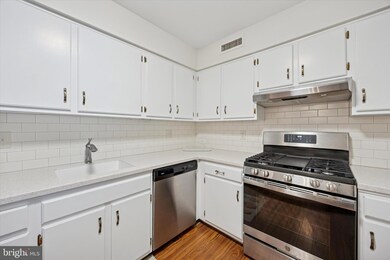 47201 00 Delaire Landing Rd unit 201, Philadelphia, PA 19114 - photo 4