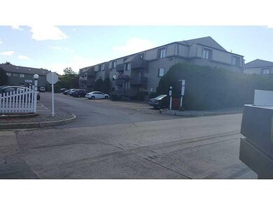 13 Village Ct unit 13, West Warwick, RI 02893 - photo 3