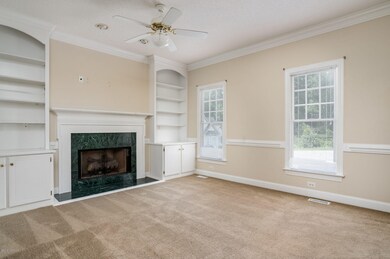 007-1013SandbergLn-RocktMount-NC-27803-s