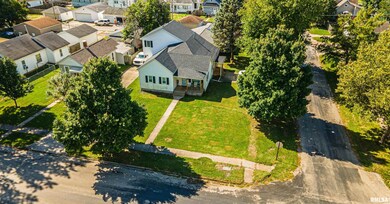 705 Decatur St, Lincoln, IL 62656 - photo 4