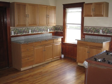 13 5th Ave, Worcester, MA 01607 - photo 3