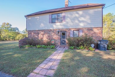 6820 W Quaker Rd, Disputanta, VA 23842 - photo 2