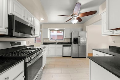 221 S Linden Ave, Elmhurst, IL 60126 - photo 7