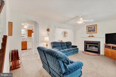 140 Hershey Cir, Stewartstown, PA 17363 - photo 2