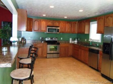 10389 Robins Nest Ln, Gloucester, VA 23061 - photo 4