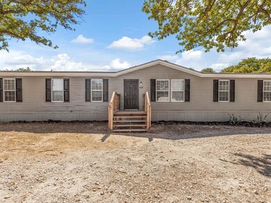 107 Oakley Cir, Weatherford, TX 76085 - photo 2