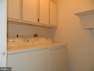 15300 Pine Orchard Dr unit 851D, Silver Spring, MD 20906 - photo 7