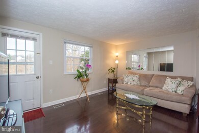 5910 Rowanberry Dr, Elkridge, MD 21075 - photo 6