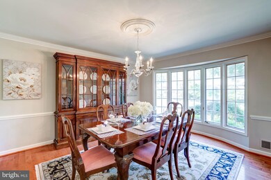 3708 Moss Brooke Ct, Fairfax, VA 22031 - photo 5