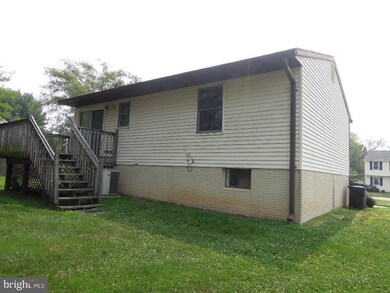 7070 Saddle Dr, Sykesville, MD 21784 - photo 3