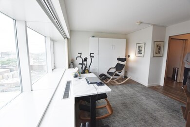 21E Living2