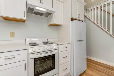 160 Wibird St unit 2, Portsmouth, NH 03801 - photo 6