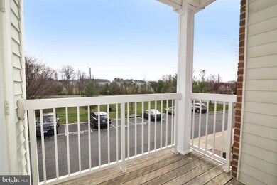 13034 Cabin Creek Rd, Herndon, VA 20171 - photo 5