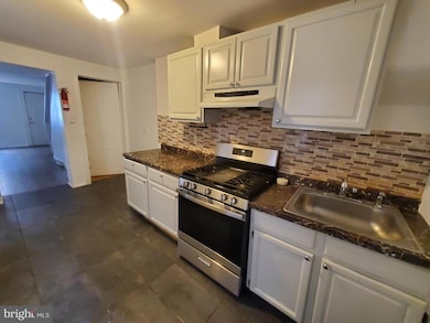 404 S 9th St, Reading, PA 19602 - photo 4