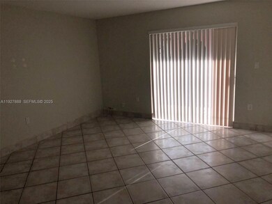 10744 N Kendall Dr unit M16, Miami, FL 33176 - photo 6