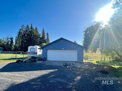 823 Pleasant Acre Dr, Weippe, ID 83553 - photo 3
