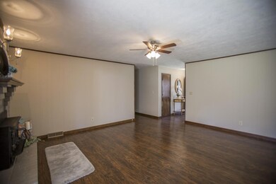 View to entryway/hallway