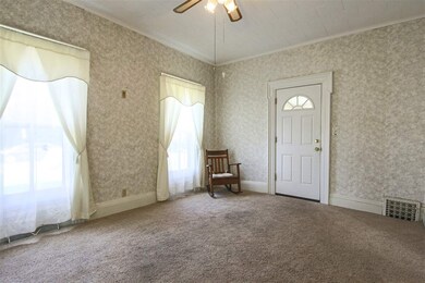 524 W 4th St, Cedar Falls, IA 50613 - photo 7