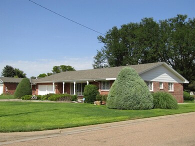 1114 S Monroe St, Hugoton, KS 67951 - photo 3